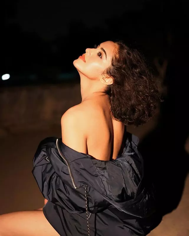 Charm of Malavika Sharma Make Heads Turn Charm of Malavika Sharma Make Heads Turn