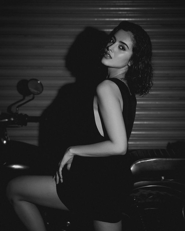 Charm of Malavika Sharma Make Heads Turn Charm of Malavika Sharma Make Heads Turn