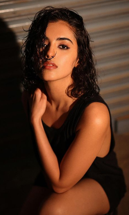 Charm of Malavika Sharma Make Heads Turn Charm of Malavika Sharma Make Heads Turn