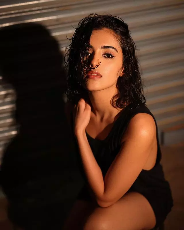 Charm of Malavika Sharma Make Heads Turn Charm of Malavika Sharma Make Heads Turn