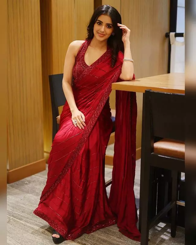 Charm of Malavika Sharma Make Heads Turn Charm of Malavika Sharma Make Heads Turn