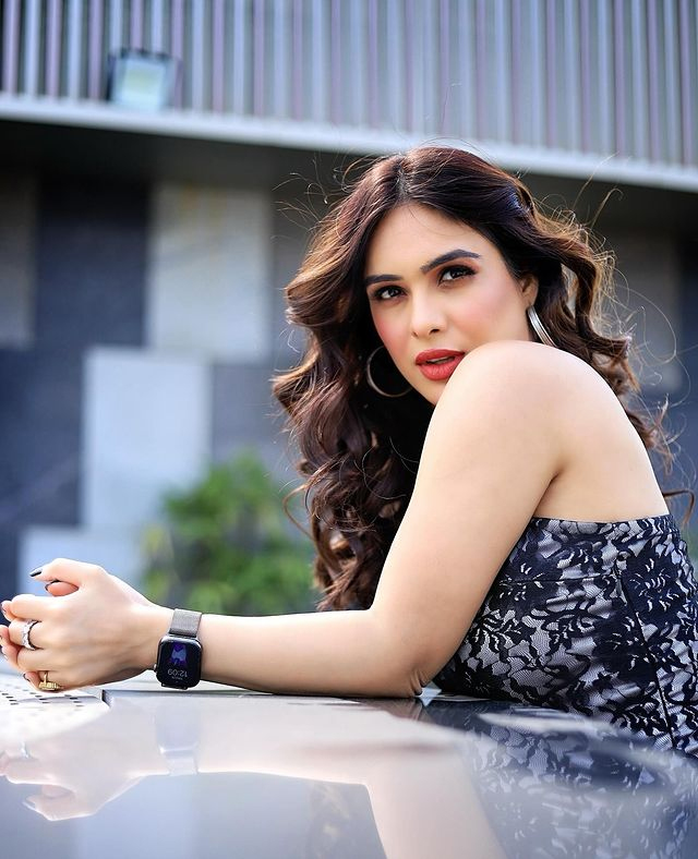 Sparkling Style in Neha Maliks Latest Instagram Photos