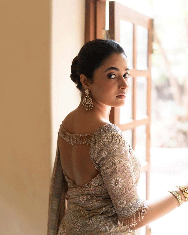 Priyanka Mohans Black Look is a Vibe!