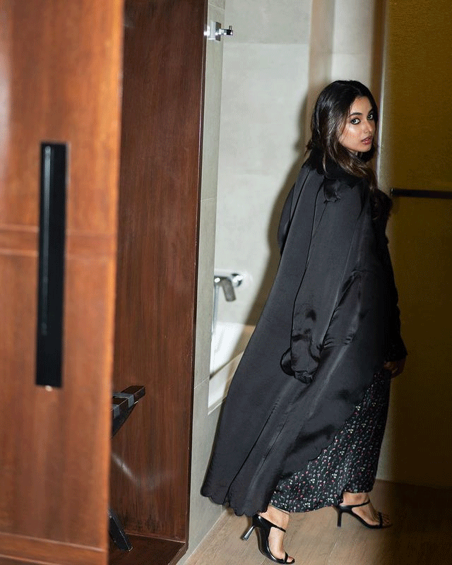 Priyanka Mohans Black Look is a Vibe!