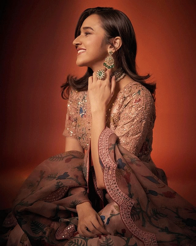 Nuvekshas White Hot Look is Giving Us All the Heart Eyes! Nuvekshas White Hot Look is Giving Us All the Heart Eyes!