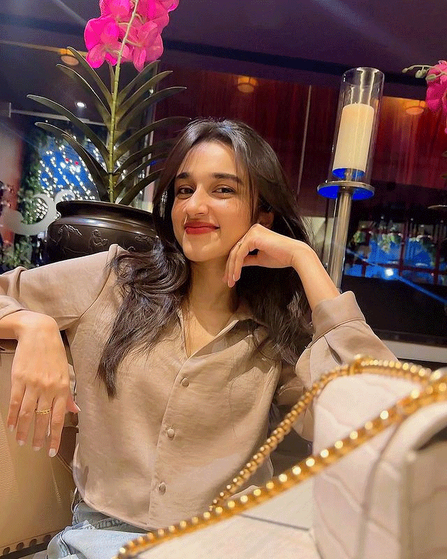 Nuvekshas White Hot Look is Giving Us All the Heart Eyes!