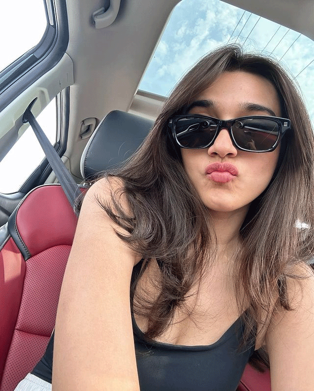 Nuvekshas White Hot Look is Giving Us All the Heart Eyes!