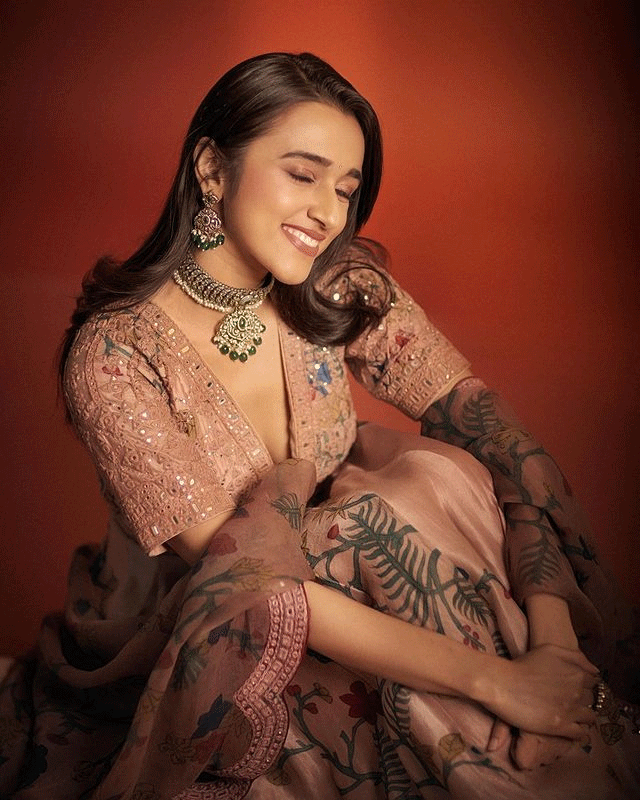 Nuvekshas White Hot Look is Giving Us All the Heart Eyes! Nuvekshas White Hot Look is Giving Us All the Heart Eyes!