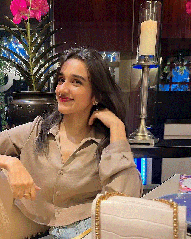 Nuvekshas White Hot Look is Giving Us All the Heart Eyes!