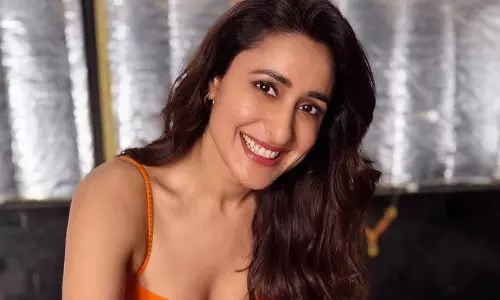 ఆరెంజ్ లో  ఓ రేంజ్ లో మెరిసావ్!