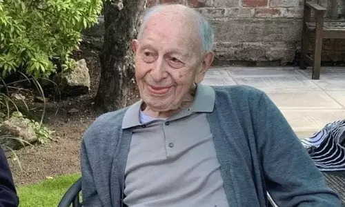 మోరా మరణంతో తెరపైకి కొత్త పెద్దాయన... వయసు ఎంతో తెలుసా?