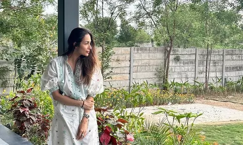 Malaika Ditches the Glam for a Stunning Traditional Look