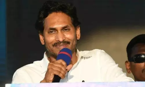బిగ్ బ్రేకింగ్ : జగన్ కి ఈసీ నోటీసులు...!