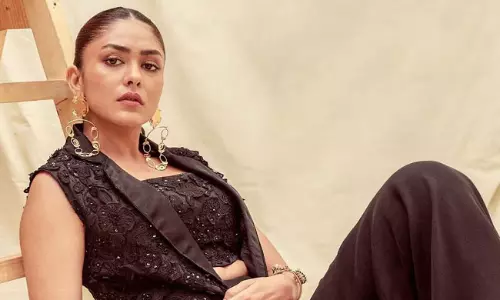 మృణాల్ మూడు.. ఇది గమనించారా?