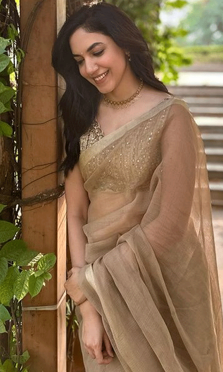 Ritu Varmas Instagram Glamour Offers Ugadhi Delight