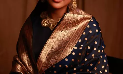 Esha Gupta Shines in Traditional Saree