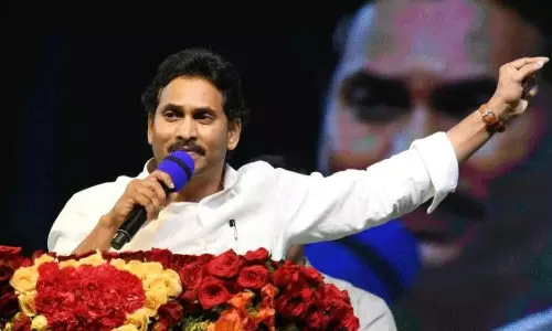 జ‌గ‌న్ బీ అల‌ర్ట్‌: ఎన్నిక‌ల ముఖ్య‌మంత్రి ముద్ర ప‌డుతోందా?