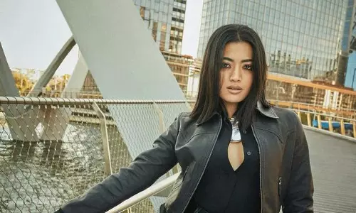 బ్లాక్ కలర్ లో రష్మిక గ్లామర్ మెరుపులు