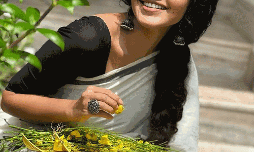 Anupama Parameswaran in Beautiful Saree Make Fans AWE!