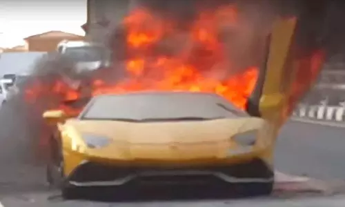 రూ.2 కోట్ల అప్పు తీర్చలేదని రూ.4 కోట్ల కారును కాల్చేశారు!