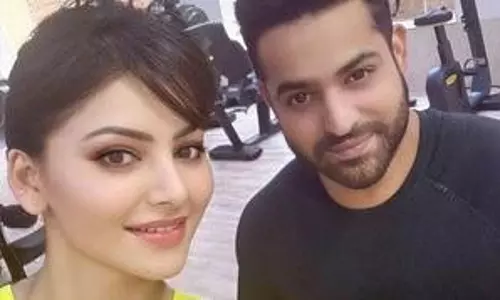 ఎన్టీఆర్‌తో ఫోటో.. సారీ చెప్పిన ఊర్వ‌శి