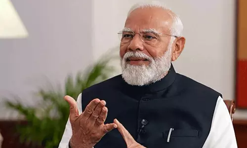 ఒక్కటంటే ఒక్క టఫ్ క్వశ్చన్ మోడీకి ఎందుకు వేయరబ్బా?