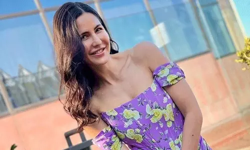 పిక్ టాక్ : 40 లోనూ కత్తి లాంటి అందం