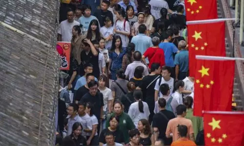 ఇదేందయ్యా ఇది... అప్పులున్నోళ్లకి అక్కడ సరికొత్త శిక్షలు!