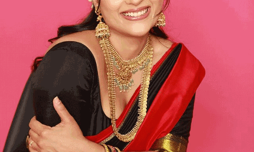 Kavya Kalyanram Stuns in Black Pattu Saree