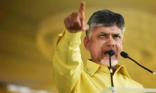 చంద్రబాబు తనకు తానే త్యాగం చేసుకుంటున్నారా?! చంద్రబాబు తనకు తానే త్యాగం చేసుకుంటున్నారా?!