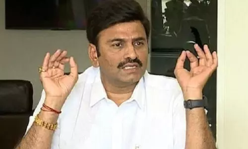 ఉండిలో రఘురామ నామినేషన్ దాఖలు... జగన్ పై కీలక వ్యాఖ్యలు! ఉండిలో రఘురామ నామినేషన్ దాఖలు... జగన్ పై కీలక వ్యాఖ్యలు!