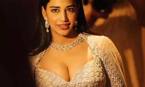 Daksha Nagarkars Stunning Instagram Photos Grab Attention