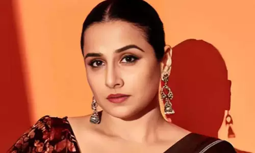 ద‌ర్శ‌కుడు 42 రోజులు ఒకే నిక్క‌రుతో ఉన్నాడు!