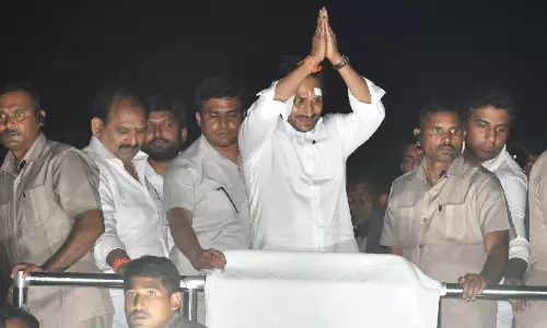 భూకంపం పుట్టించాడు-భూమార్గం ప‌ట్టించాడు- ద‌టీజ్ జ‌గ‌న్‌!!