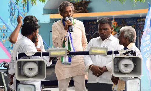 జనసైనికుడి అత్యుత్సాహం.. కాటసాని మార్కు ట్రీట్ మెంట్ జనసైనికుడి అత్యుత్సాహం.. కాటసాని మార్కు ట్రీట్ మెంట్