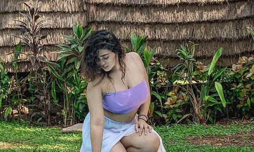 Ketika Sharmas Pure Glamour in Latest Snaps