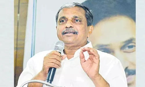 బాబు కోసమే పవన్ పుట్టాడు... చిరంజీవిపై సజ్జల హాట్ కామెంట్స్! బాబు కోసమే పవన్ పుట్టాడు... చిరంజీవిపై సజ్జల హాట్ కామెంట్స్!