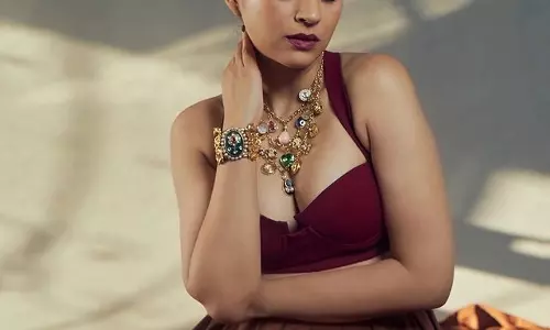 Shraddha Das Biscuit Wear: Check Out Her Stunning Pics! Shraddha Das Biscuit Wear: Check Out Her Stunning Pics!