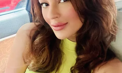 Dazzling Beauty Seerat Kapoor Dazzling Beauty Seerat Kapoor