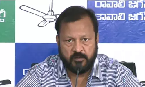 చంద్రబాబు రాజకీయాలపై జూ ఎన్టీఆర్ మామ నార్నె శ్రీనివాస్ సంచలన వ్యాఖ్యలు! చంద్రబాబు రాజకీయాలపై జూ ఎన్టీఆర్ మామ నార్నె శ్రీనివాస్ సంచలన వ్యాఖ్యలు!