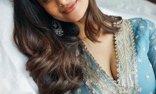 Meenakshi Chaudharys Glamorous Display of Elegance