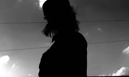 బడా సినిమాలకు గ్లామర్ ప్రాబ్లమ్