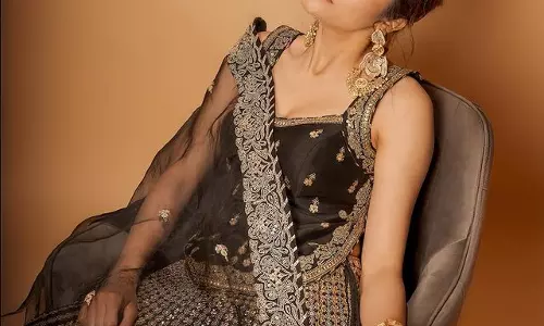 Aditis Fashionable Black Look!