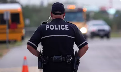 యూఎస్  లో భారత సంతతి వ్యక్తిని కాల్చిన పోలీసులు... ఏమి  జరిగింది?