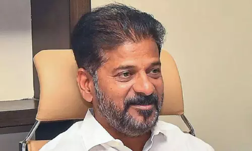 తిట్టటంలోనూ పొగడటం.. రేవంత్ చతురత లెక్కే వేరప్పా తిట్టటంలోనూ పొగడటం.. రేవంత్ చతురత లెక్కే వేరప్పా