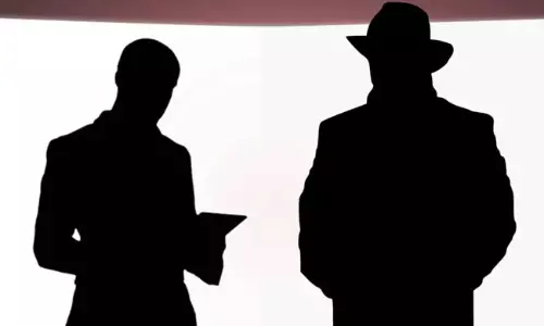 ఆ హీరోతో అంతా న‌ష్ట‌మే..కానీ నిర్మాత‌లు అత‌ని వెంటే!