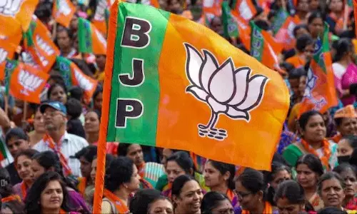 టాప్పింగ్ టిల్లు... కేటీఆర్ పై బీజేపీ ట్రోలింగ్ వీడియో వైరల్!