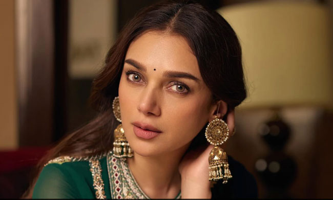 థియేట‌ర్లో ఒక్క‌డే హీరో..కానీ ఓటీటీలో అంతా హీరోలే! | Atidi Rao Hydari ...