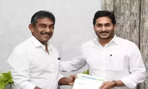 మాజీ సీఎంల కొడుకులలో జగన్ కి ఒకే ఒక ఫ్రెండ్ !