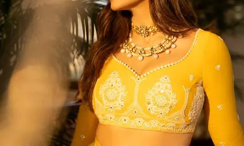 Aamna Sharif Shines Like Sunlight Aamna Sharif Shines Like Sunlight